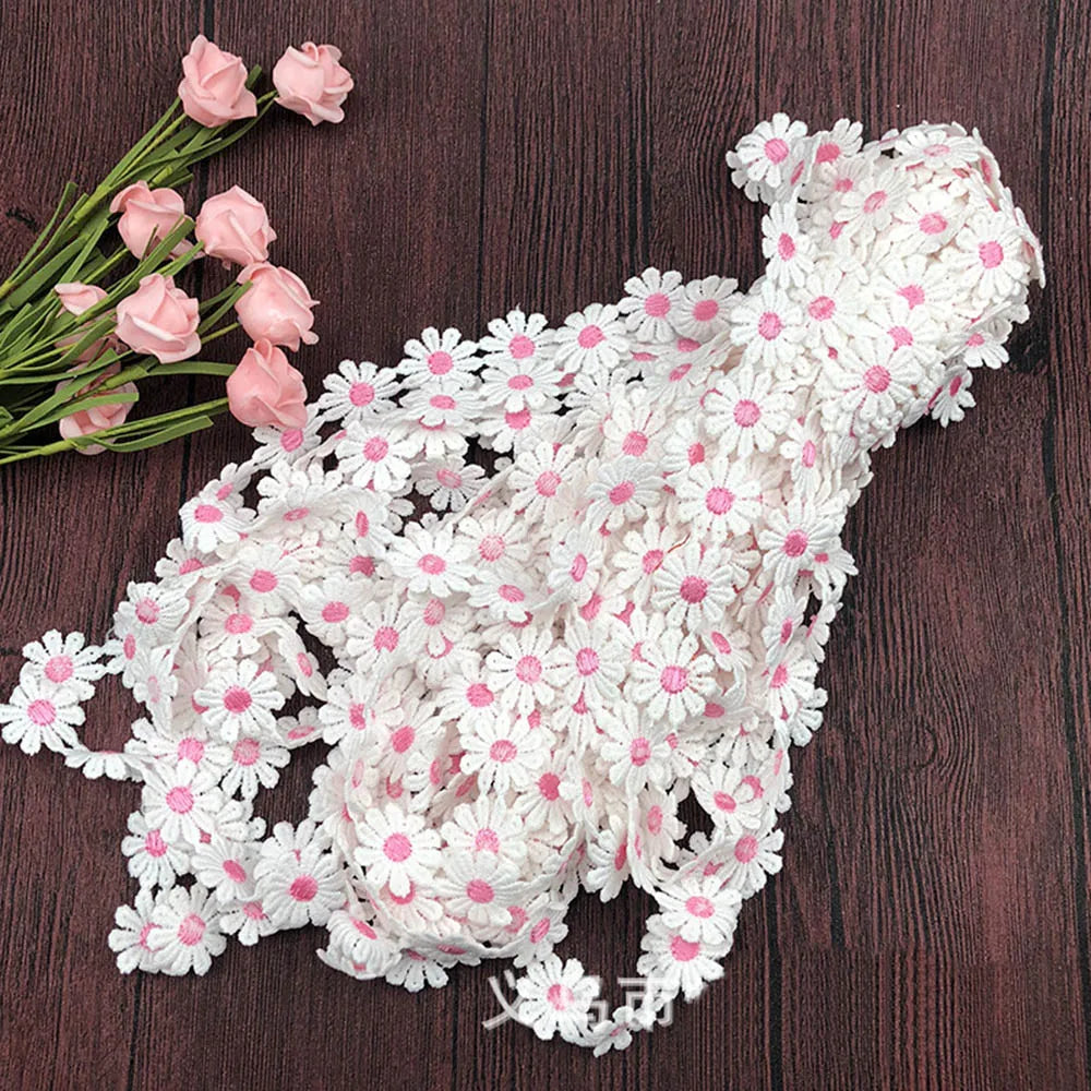2.4CM Wide Beautiful White Embroidered Daisy Lace Fabric 3d Flowers Lace Ribbon Dress Collar Hats Headwear Sewing Trimming Decor