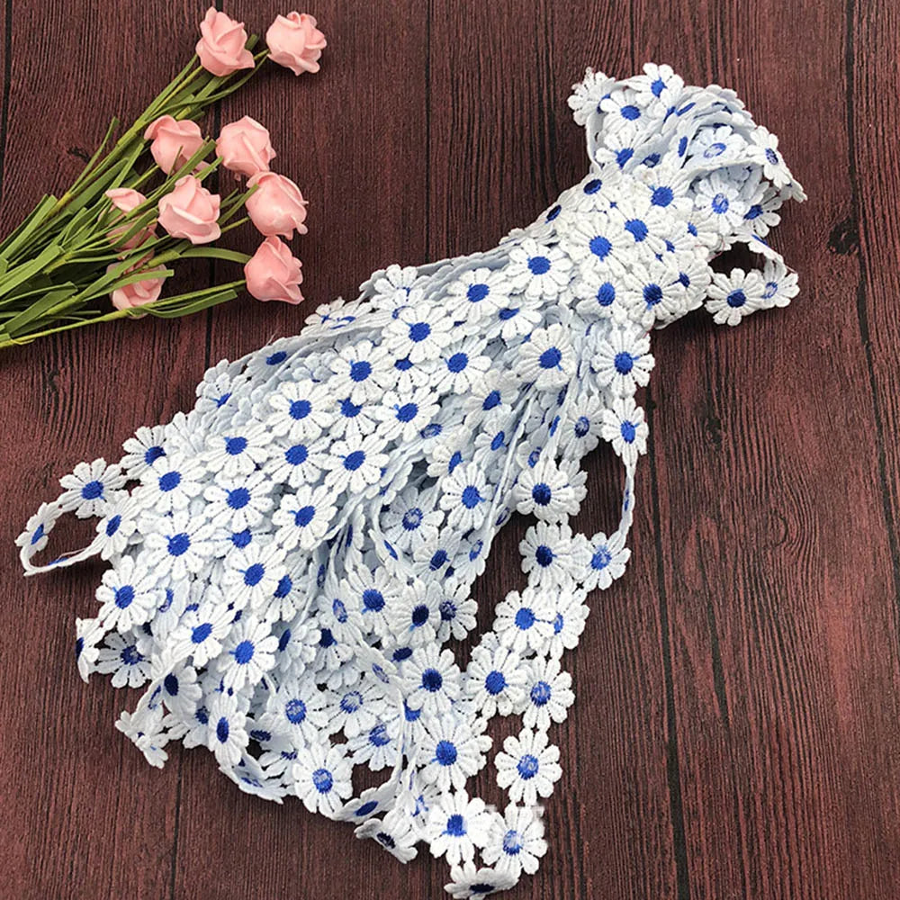 2.4CM Wide Beautiful White Embroidered Daisy Lace Fabric 3d Flowers Lace Ribbon Dress Collar Hats Headwear Sewing Trimming Decor