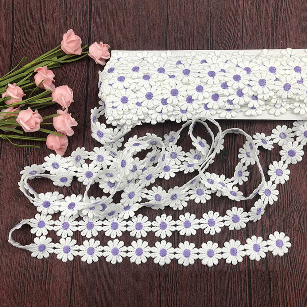 2.4CM Wide Beautiful White Embroidered Daisy Lace Fabric 3d Flowers Lace Ribbon Dress Collar Hats Headwear Sewing Trimming Decor