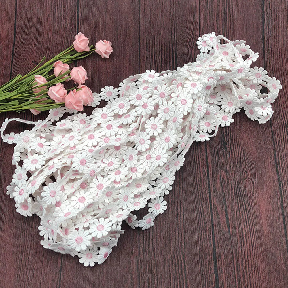 2.4CM Wide Beautiful White Embroidered Daisy Lace Fabric 3d Flowers Lace Ribbon Dress Collar Hats Headwear Sewing Trimming Decor