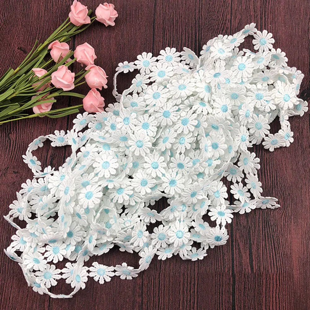 2.4CM Wide Beautiful White Embroidered Daisy Lace Fabric 3d Flowers Lace Ribbon Dress Collar Hats Headwear Sewing Trimming Decor