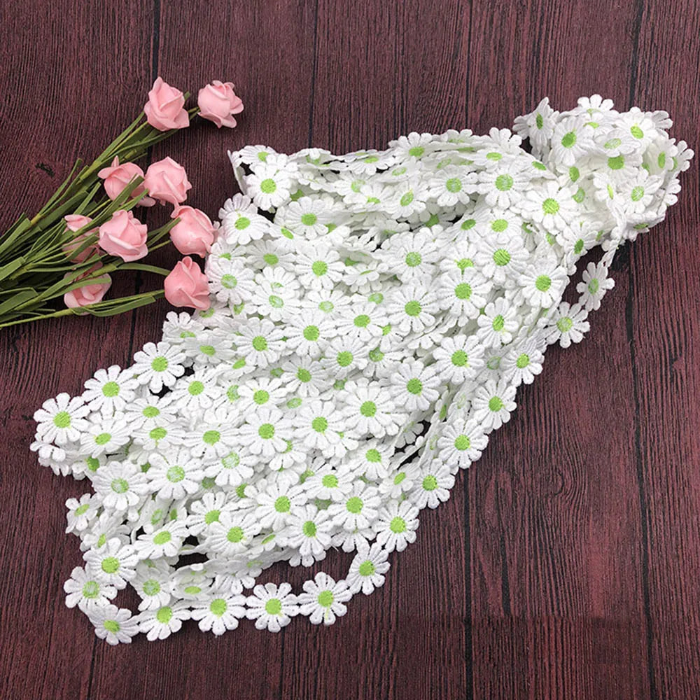 2.4CM Wide Beautiful White Embroidered Daisy Lace Fabric 3d Flowers Lace Ribbon Dress Collar Hats Headwear Sewing Trimming Decor