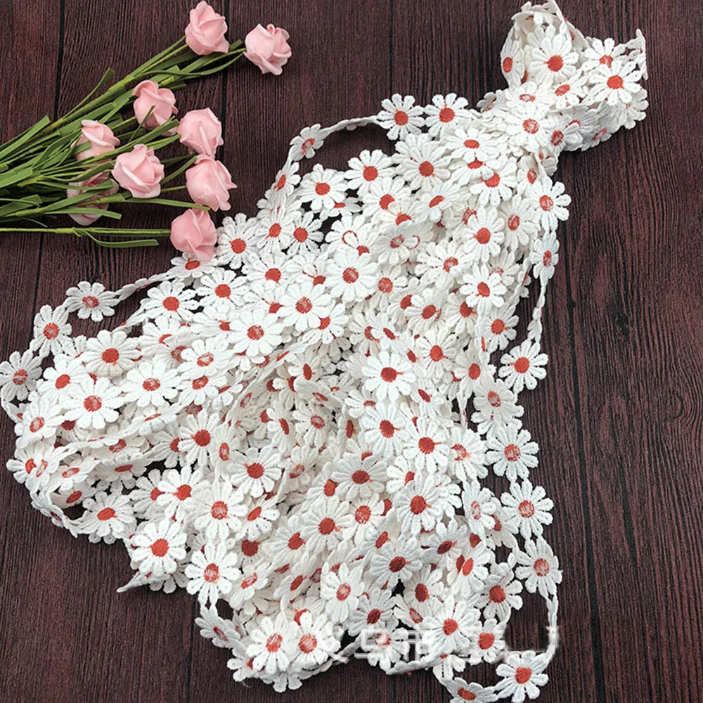 2.4CM Wide Beautiful White Embroidered Daisy Lace Fabric 3d Flowers Lace Ribbon Dress Collar Hats Headwear Sewing Trimming Decor