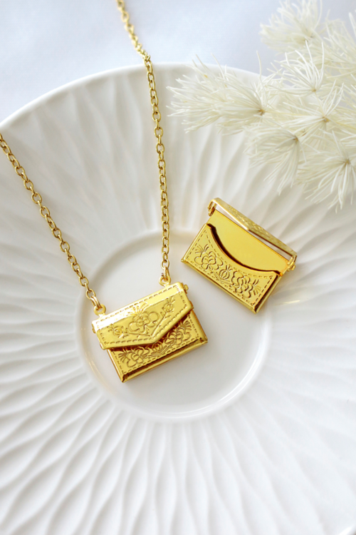24K Gold Daisy Envelope Locket Necklace — Keep What Matters Close
